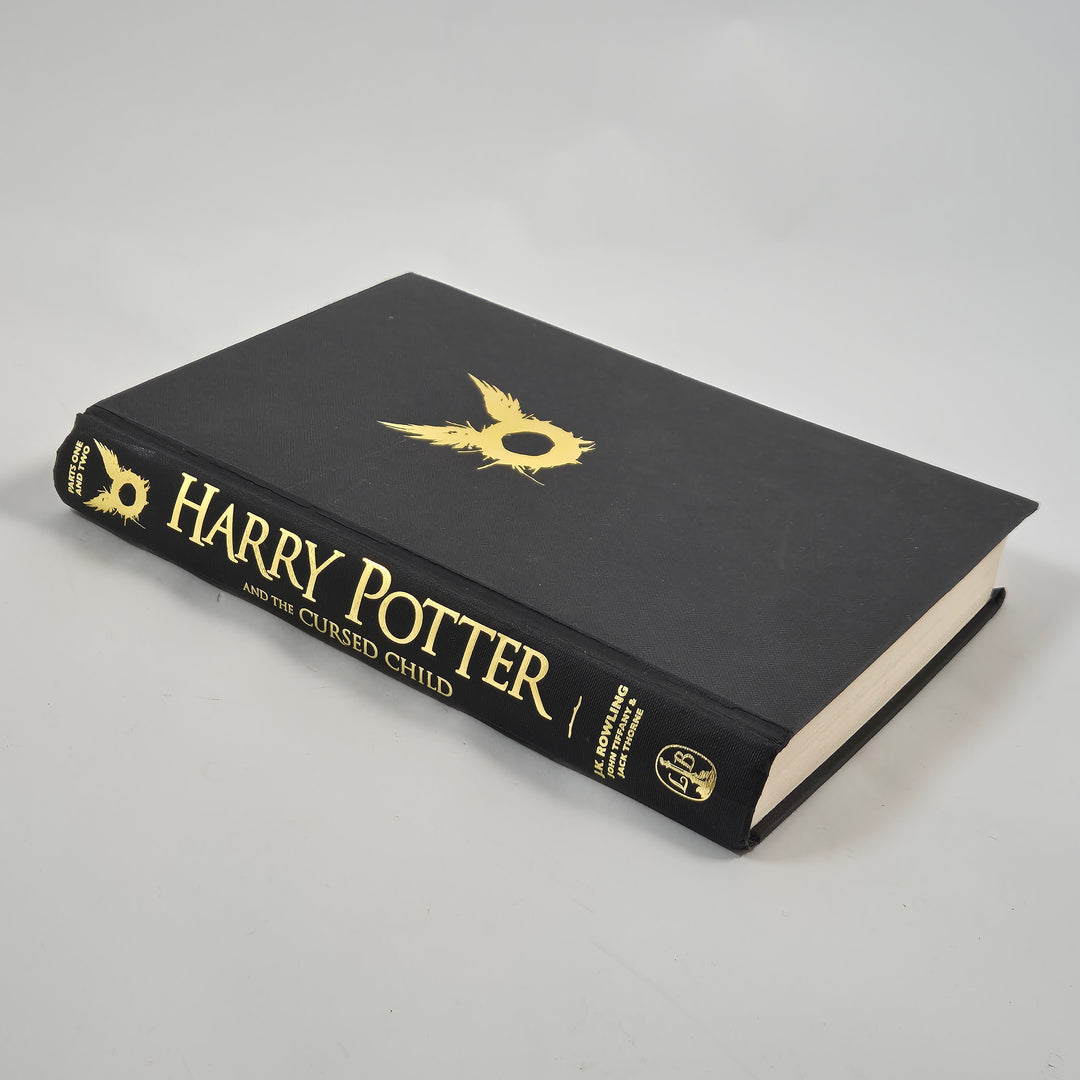 Harry Potter and the Cursed Child inbunden bok