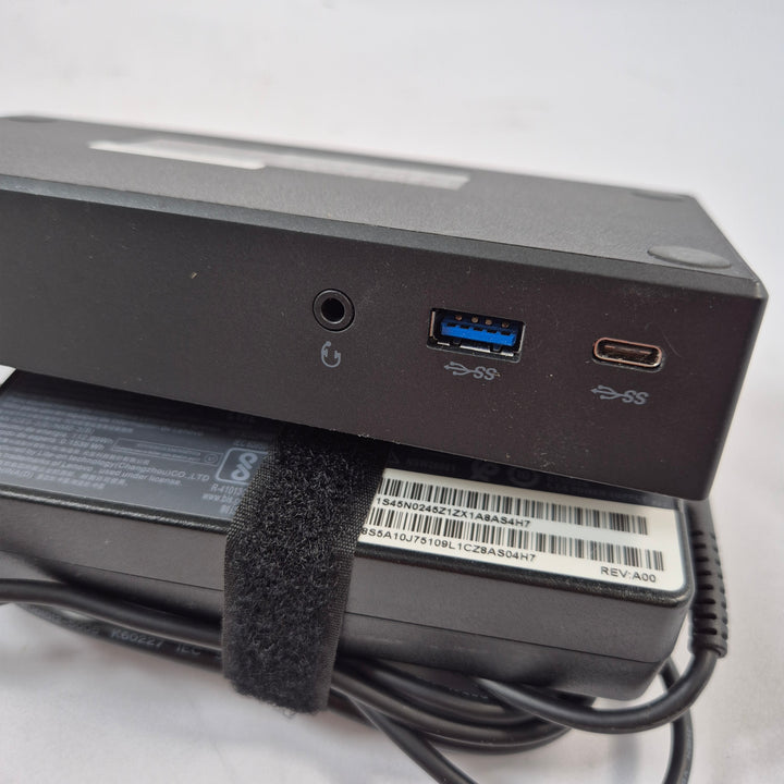 Lenovo ThinkPad dockningsstation med nätadapter svart