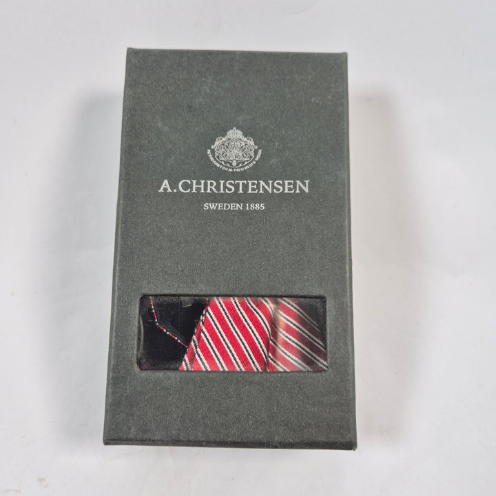 Elegant rödvit randig fluga A Christensen