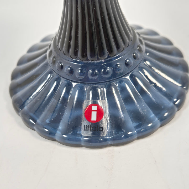 Elegant blå glasskål på fot Iittala