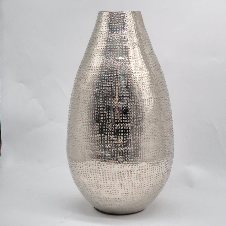 Elegant hamrad silverfärgad metallvas Gilbert Gilbert