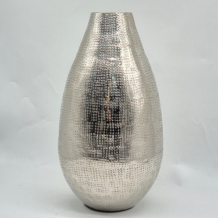 Elegant hamrad silverfärgad metallvas Gilbert Gilbert