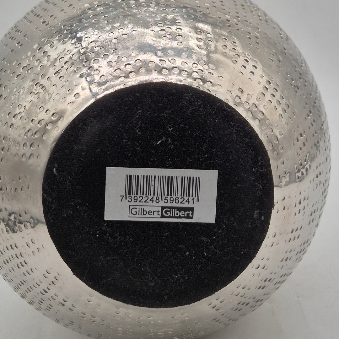 Elegant hamrad silverfärgad metallvas Gilbert Gilbert