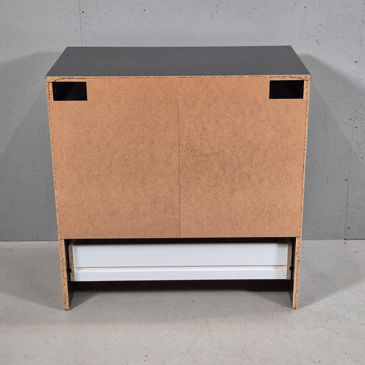 Modern mörkbrun byrå med tre lådor - Homy Secondhand Online