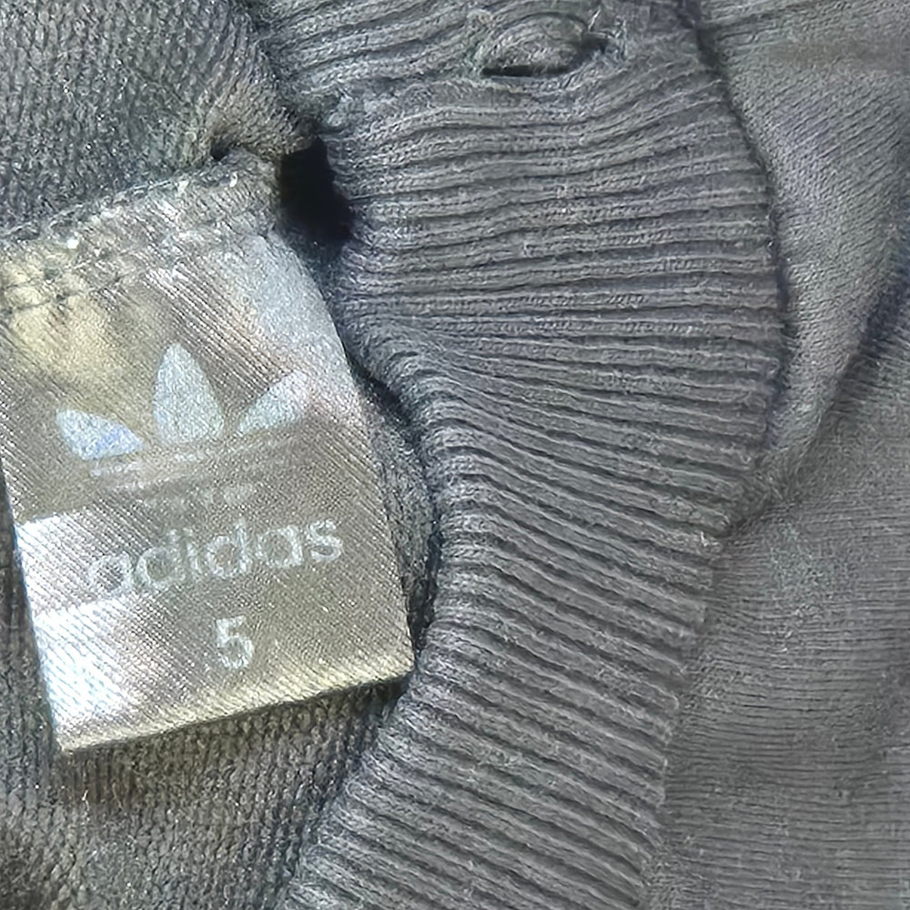 Svarta Adidas Joggingbyxor med Sidoränder - Homy Secondhand Online