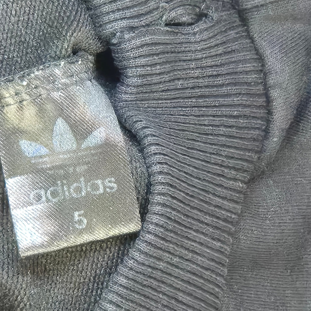 Svarta Adidas Joggingbyxor med Sidoränder - Homy Secondhand Online