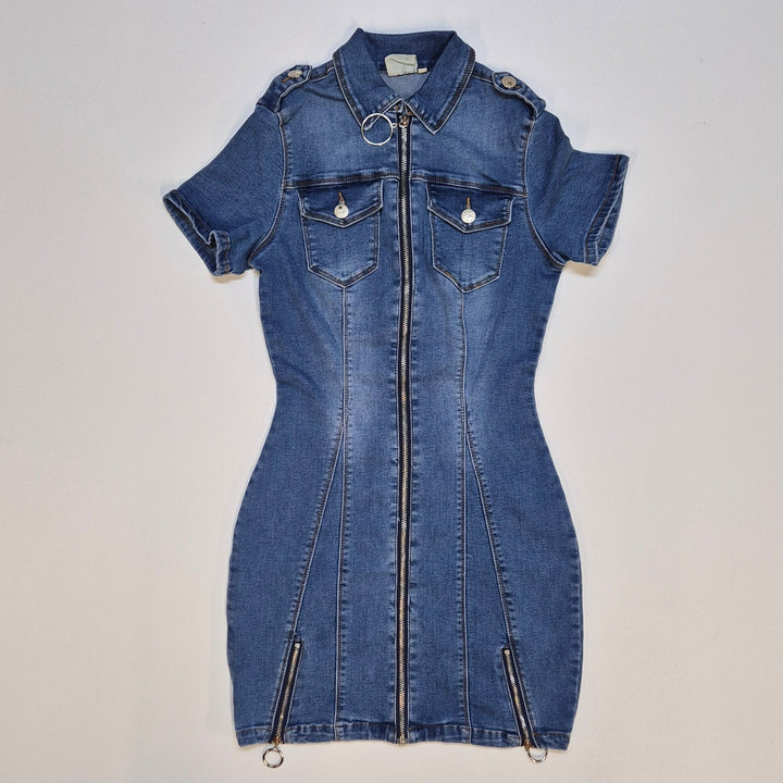 Chict denimklänning med dragkedjedetaljer - Homy Secondhand Online