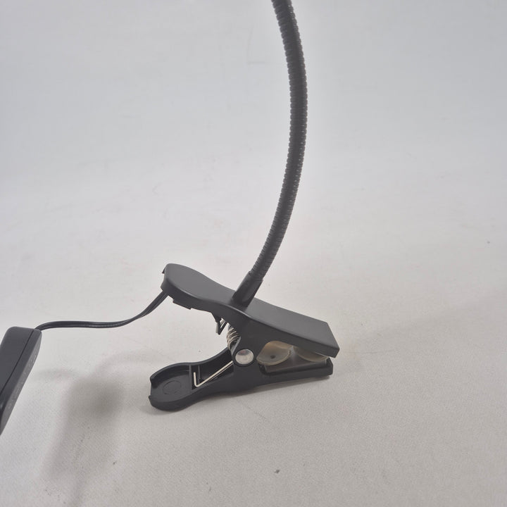 Flexibel bordslampa i metall begagnad