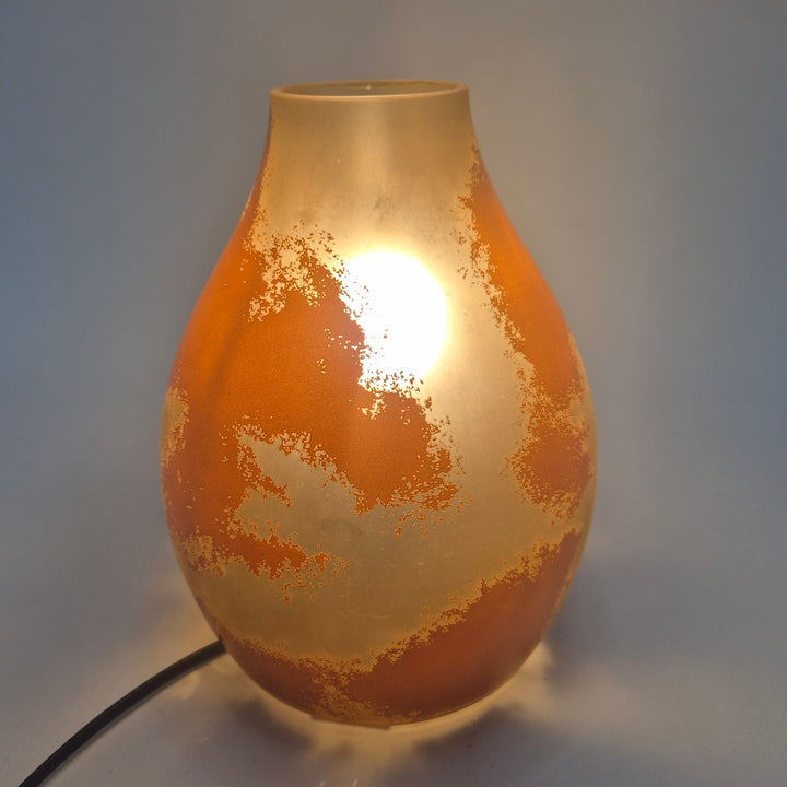 Handgjord orange glasvas från Handmade Quality