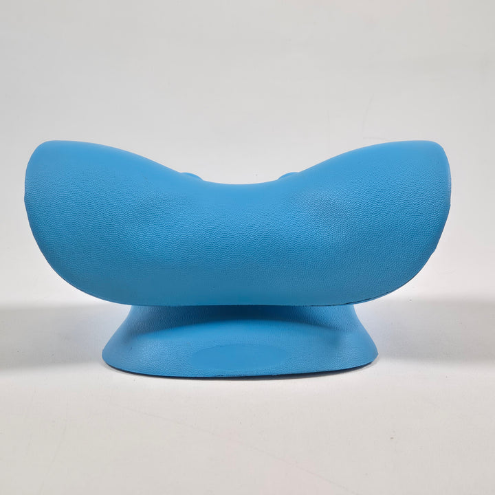 Blå unik designerfåtölj i syntet
