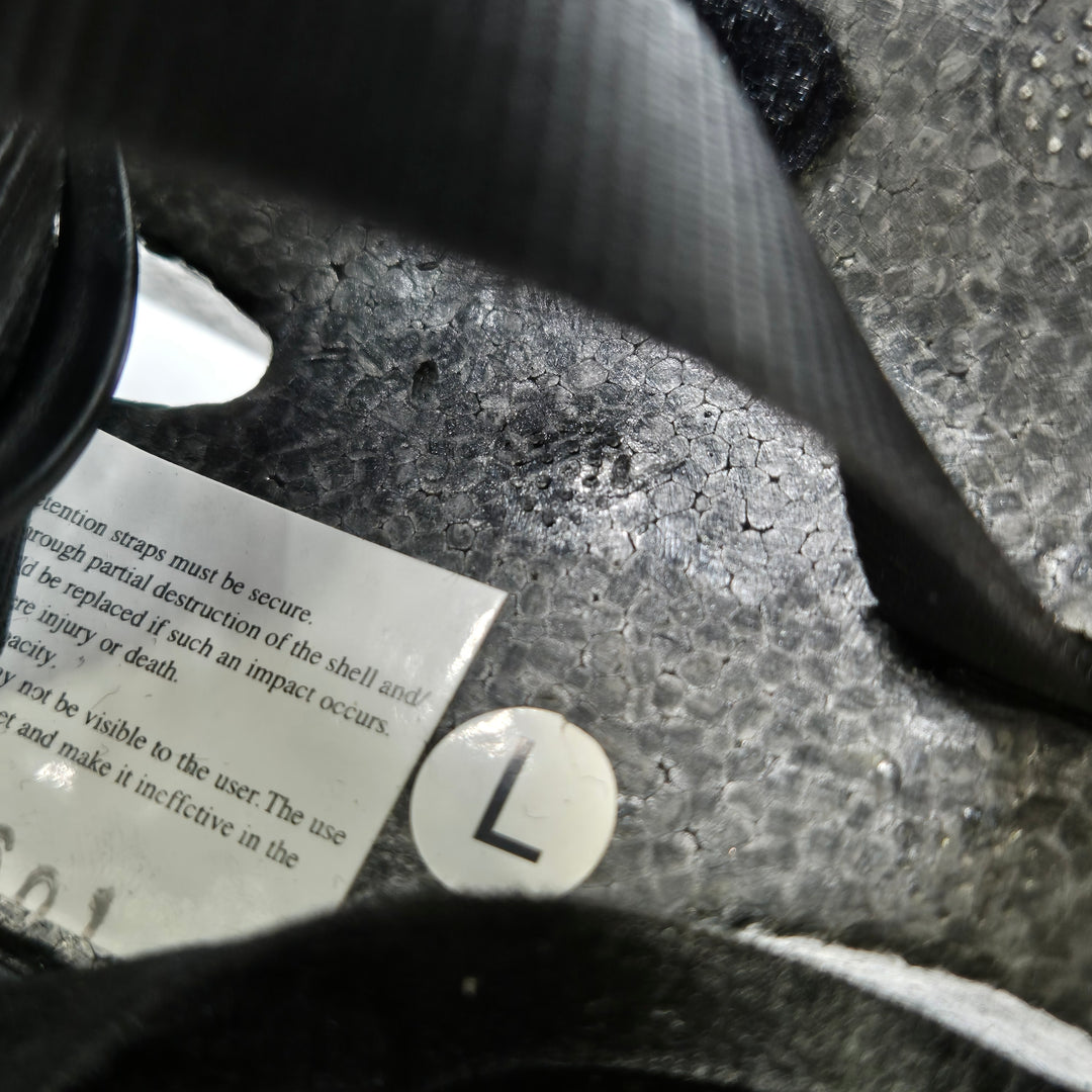 Blå och svart cykelhjälm storlek L