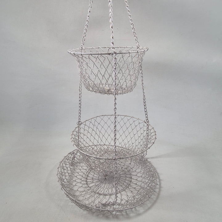 Elegant Tredelat Hängande Fruktfat i Metall