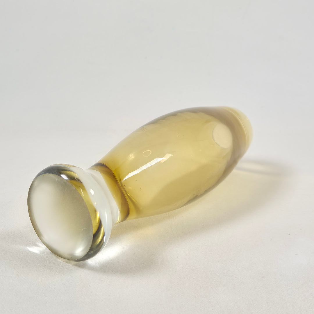 Retro Eleganta Gulaktiga Glasvas i Mycket Gott Skick