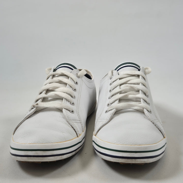 Fred Perry vita eleganta lädersneakers begagnade