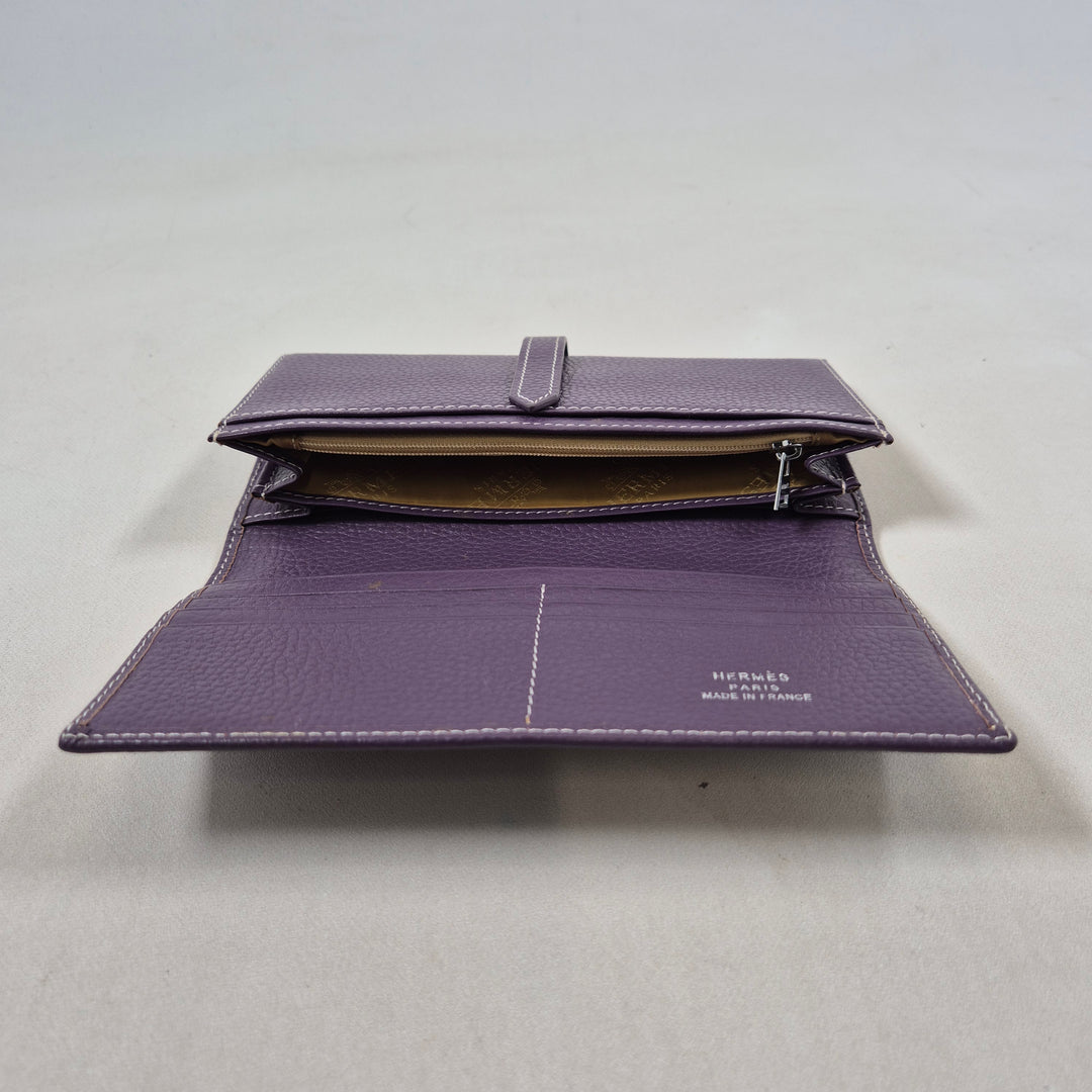 Hermes plånbok i lila läder elegans
