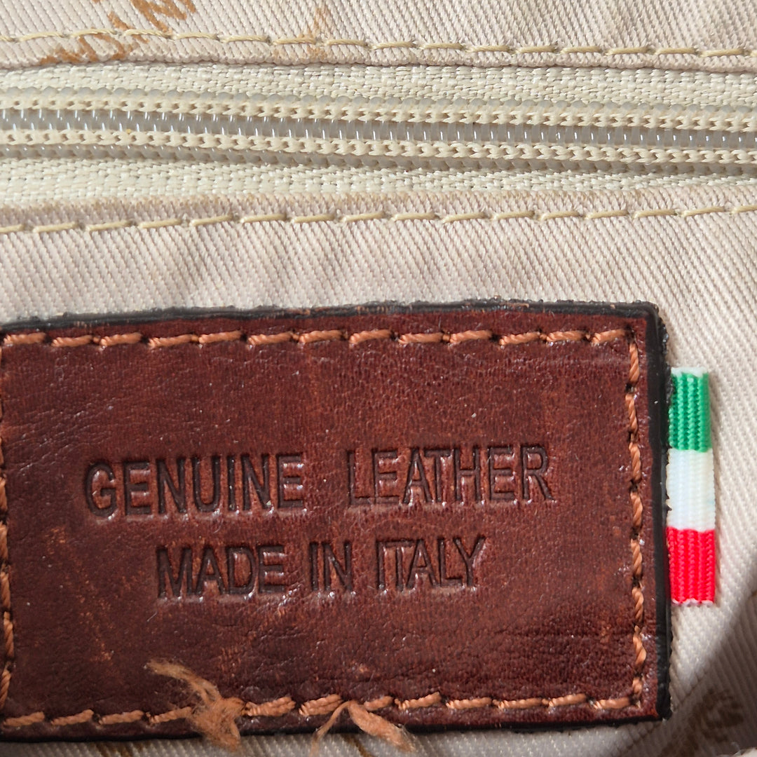 Elegant mellanstor italiensk läderhandväska mörkbrun
