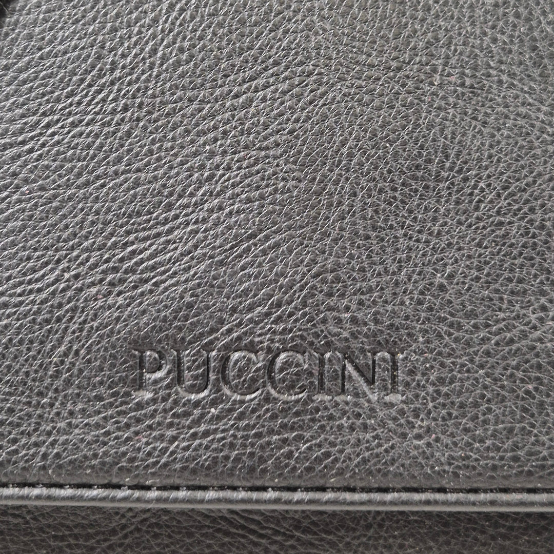 Elegant svart läder axelväska från Puccini