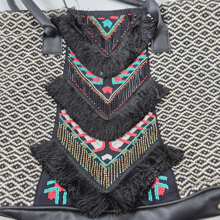 Retro handväska med tribal-mönster och pälsimitation