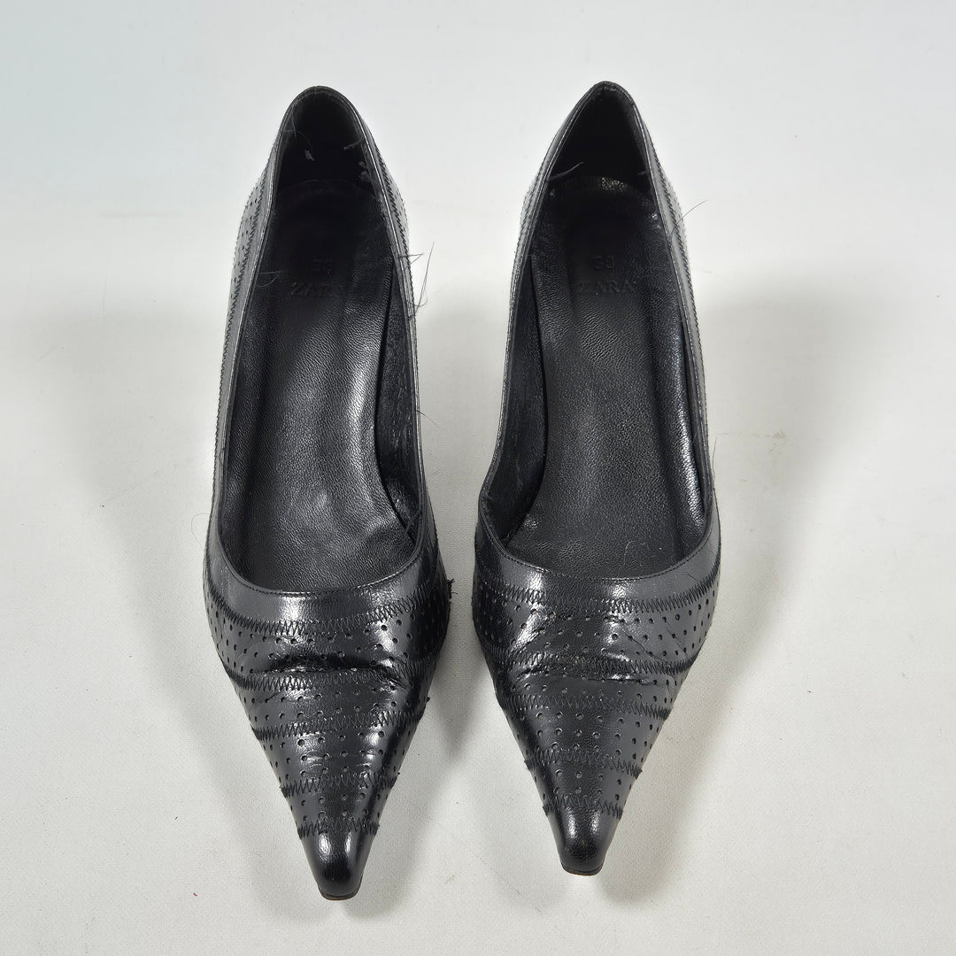 Zara Perforerade Pumps i Läder Storlek 38