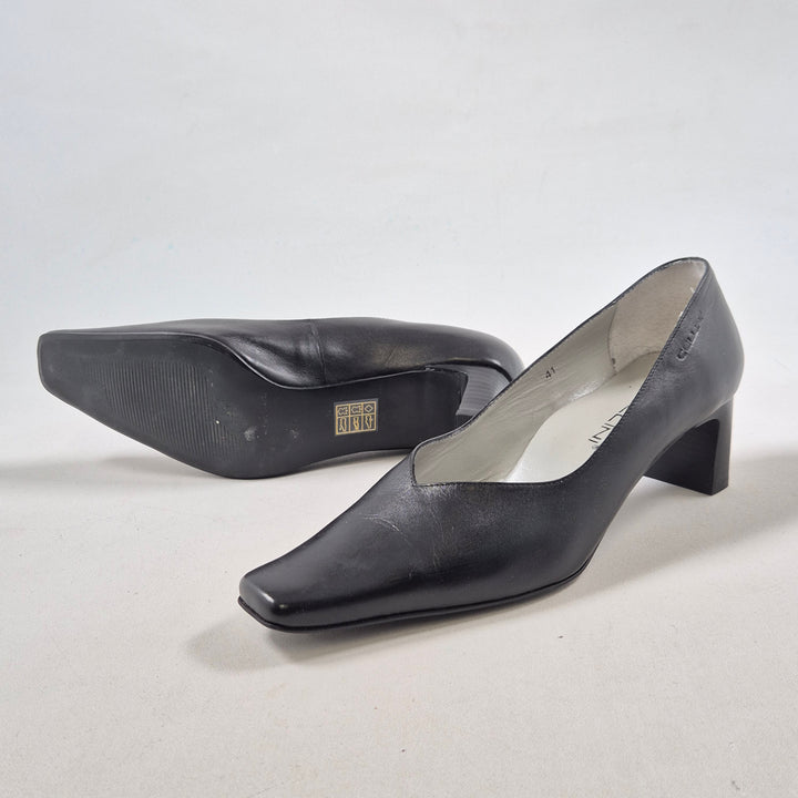 Eleganta svarta läderpumps Nina Armando