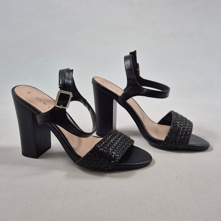 Svarta chic sandaler New Look storlek 36