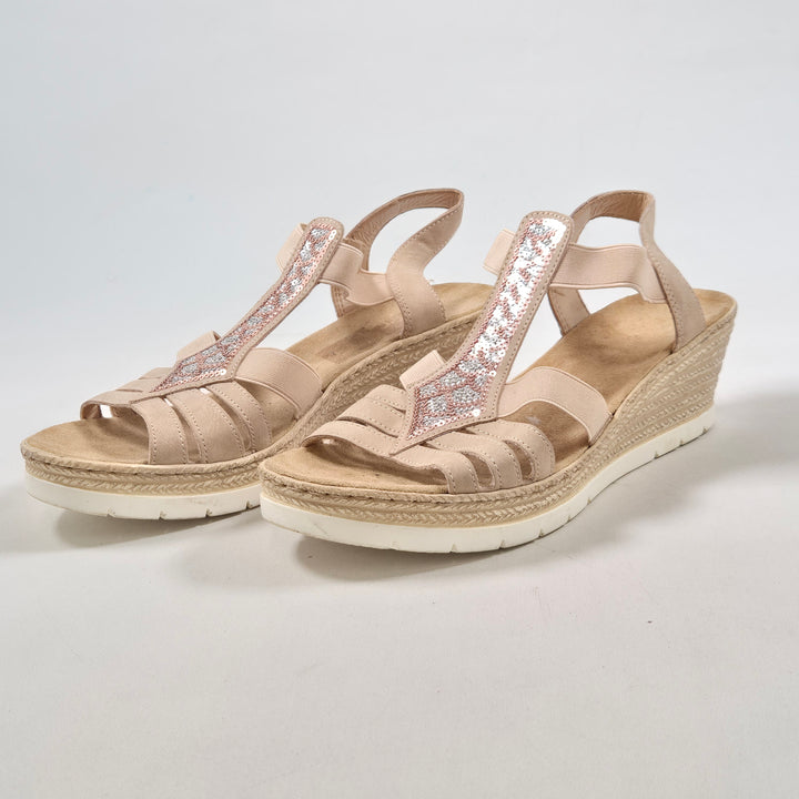 Rieker kilklack sandaler i beige med paljettdetaljer – bekväma och stilrena