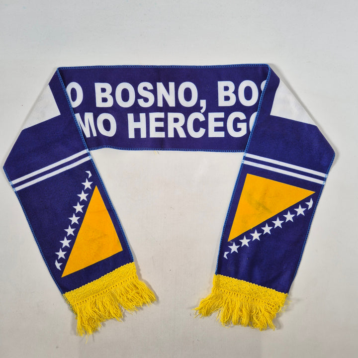 Färgstark halsduk med Bosnienmotiv