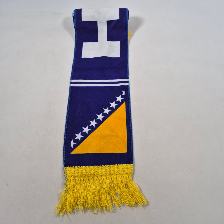 Färgstark halsduk med Bosnienmotiv