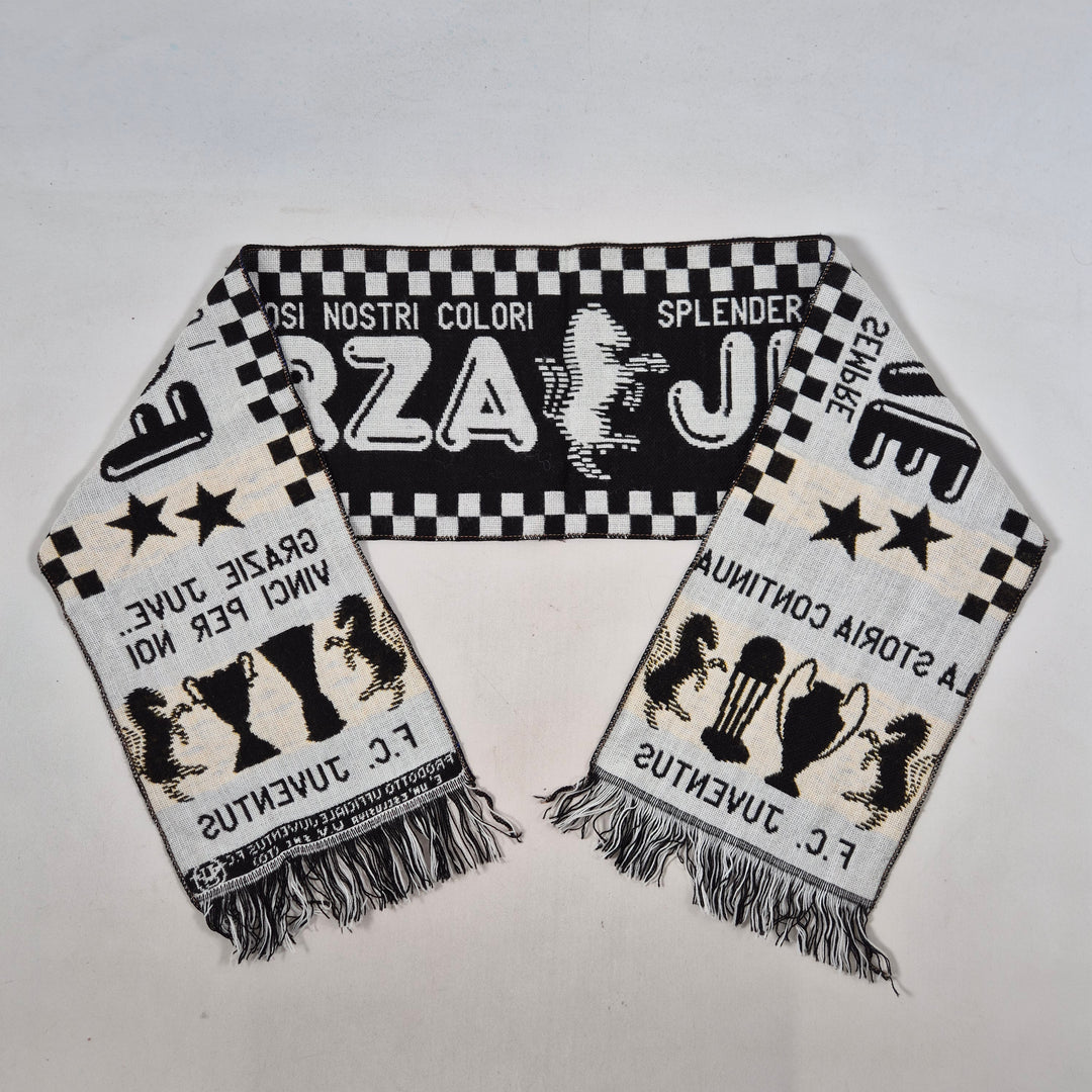 Retro Juventus supporterscarf i svart och vitt