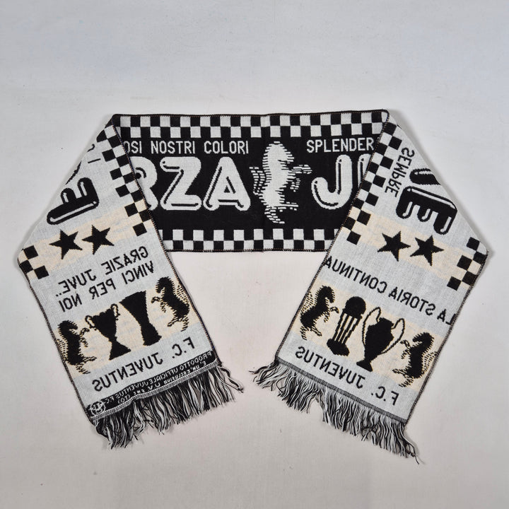 Retro Juventus supporterscarf i svart och vitt