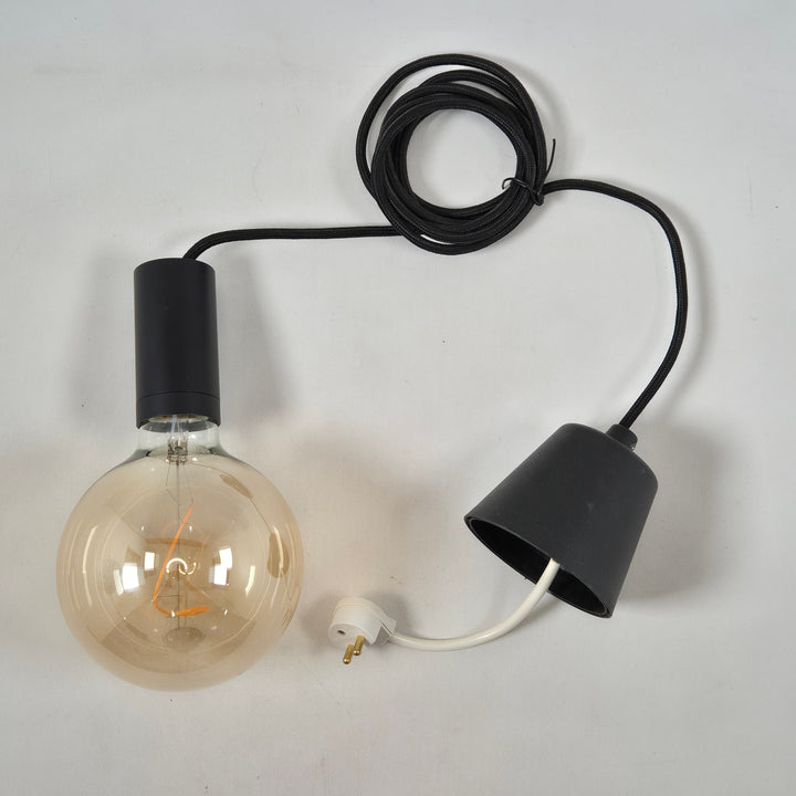 Elegant modern pendellampa i glas och metall