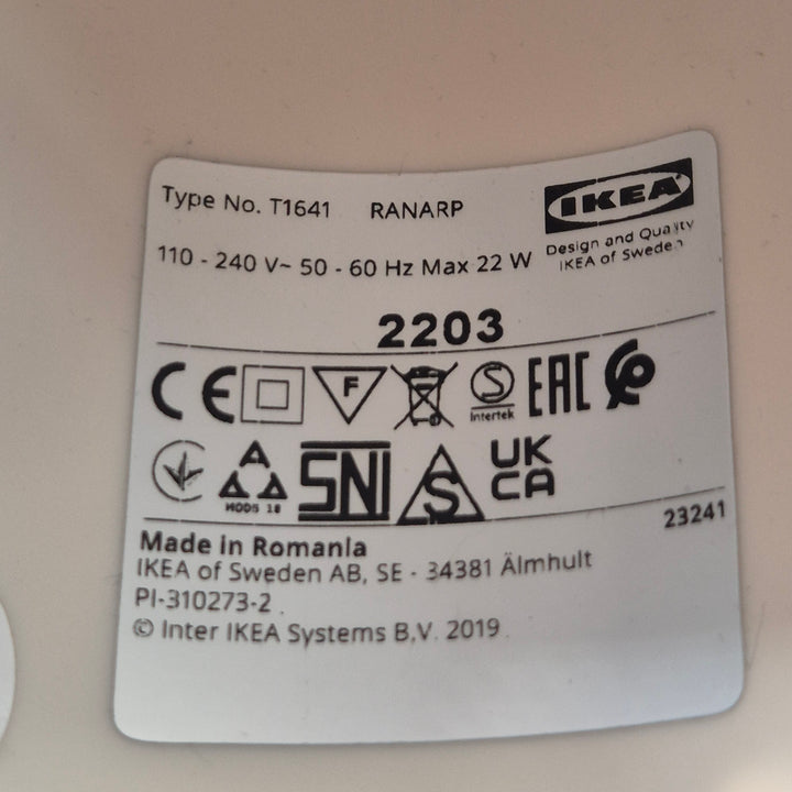 Elegant IKEA RANARP taklampa i vit metal