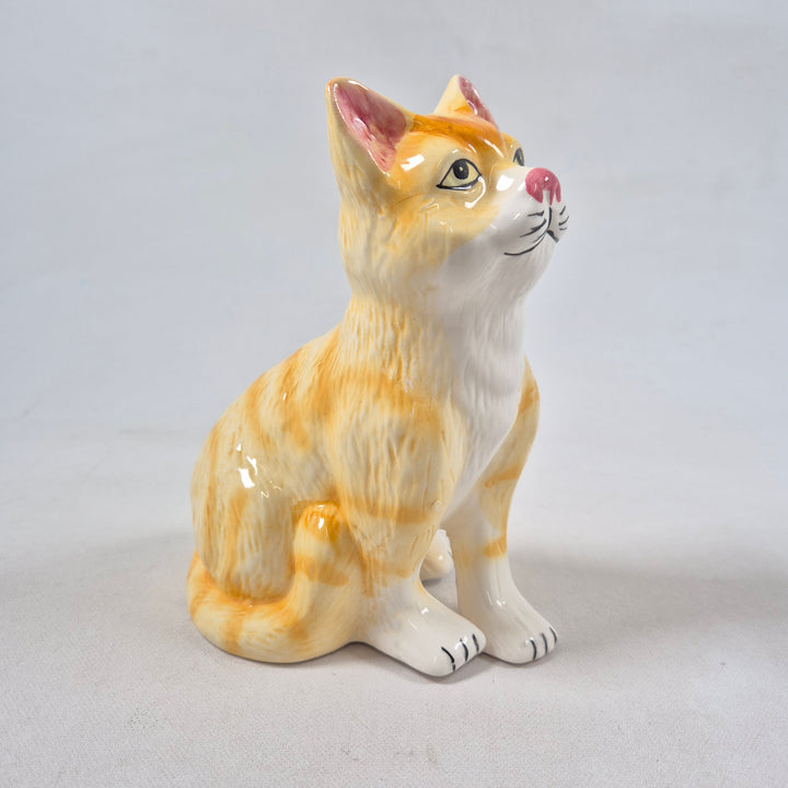 Charmig retro keramikkatt i keramik