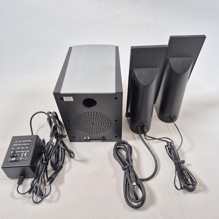 Fujitsu Siemens elegant högtalarsystem i gott skick