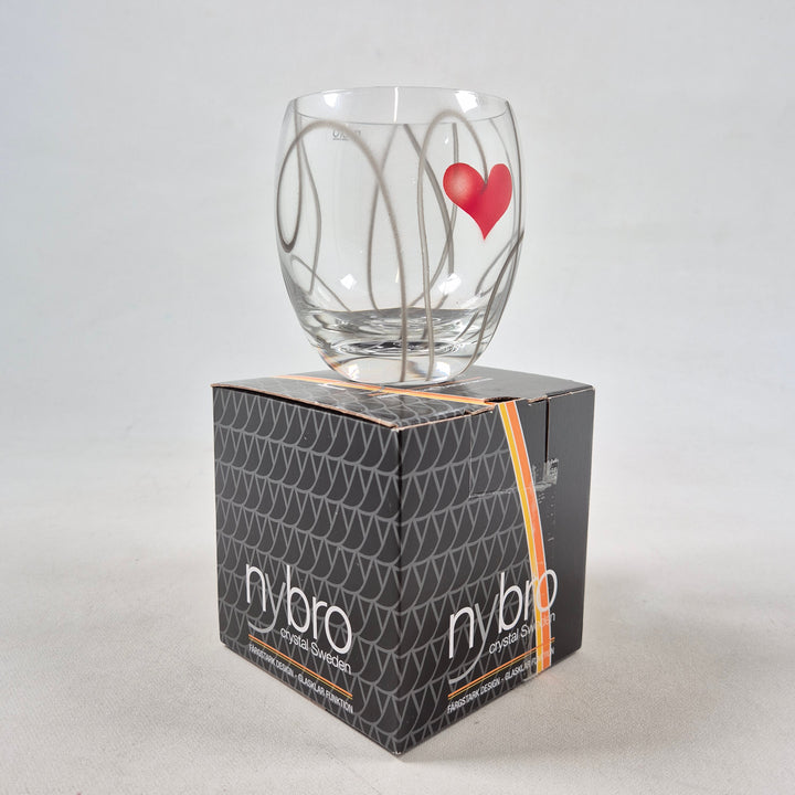 Nybro Crystal glasvas med hjärtmotiv