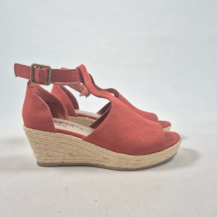 Röda kilklackar LINEAR of Sweden storlek 37