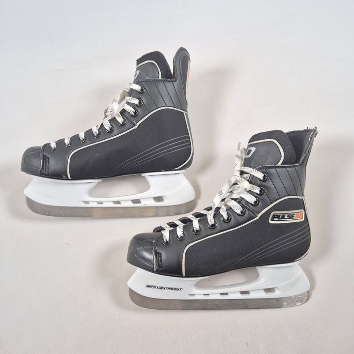 Klassiska svarta konståkningsskridskor Stadium Mega 3.0