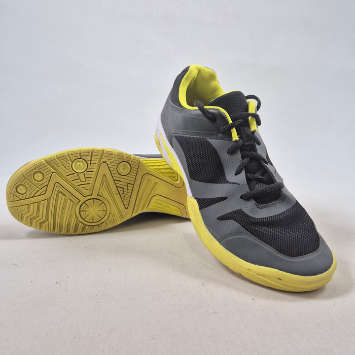 SOC löparskor grå gula detaljer begagnade