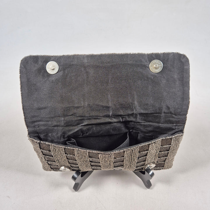 Retro Metallask med Stilfull Design