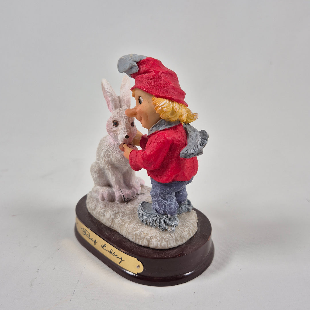 Retro figurin pojke med kanin Betty Lebey