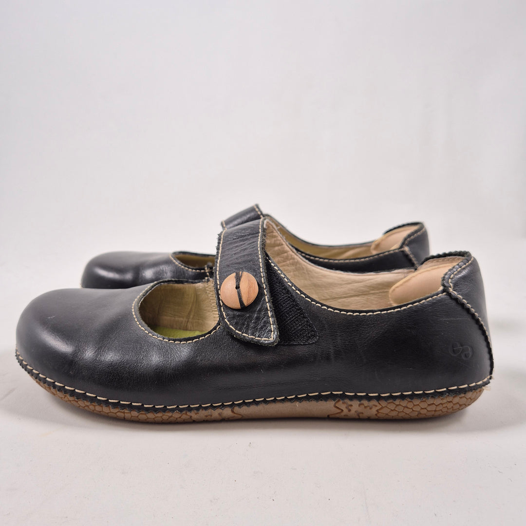 Eleganta svarta läderskor från Green Comfort