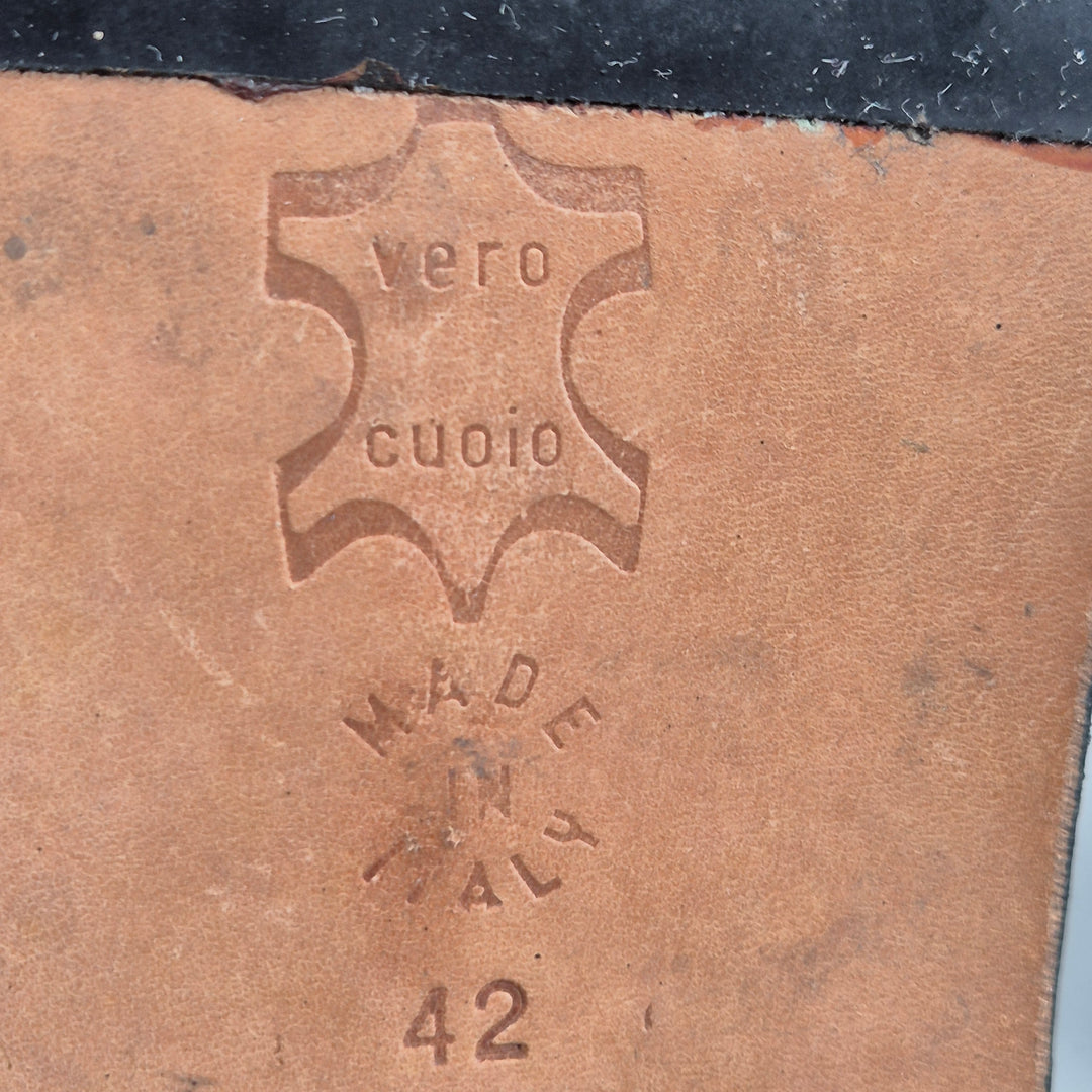 Eleganta svarta läderskor från Vero Cuoio