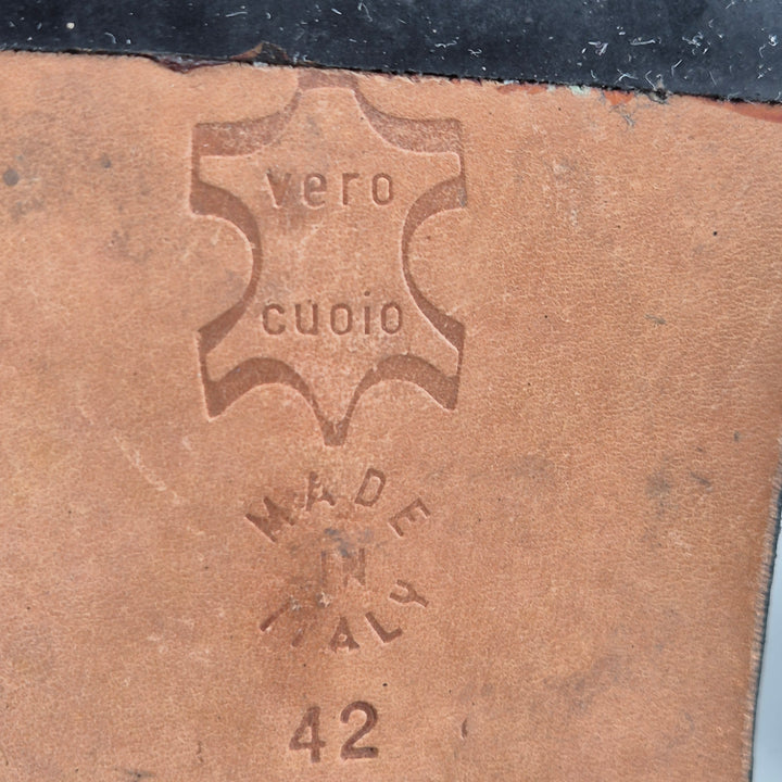 Eleganta svarta läderskor från Vero Cuoio