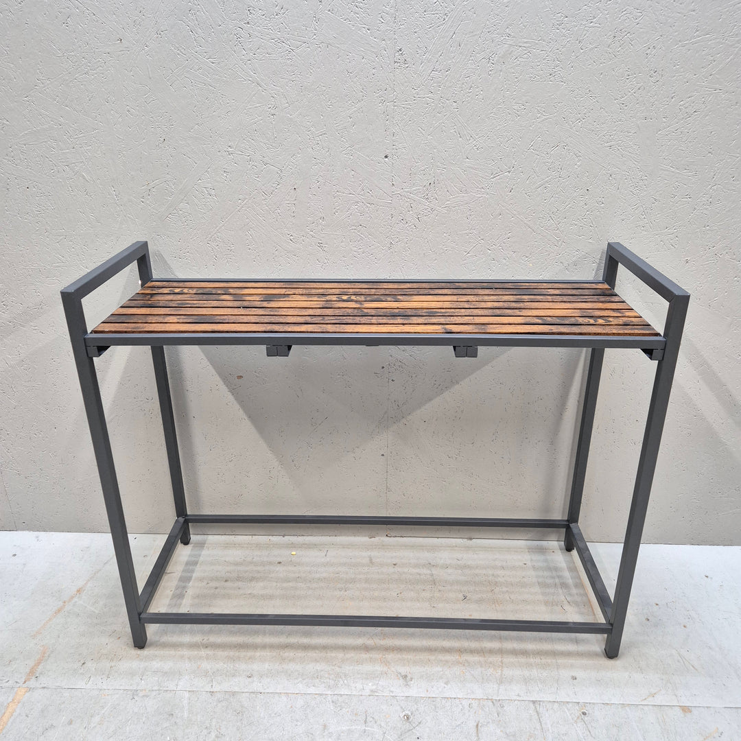 Industriellt sidobord i metall och trä