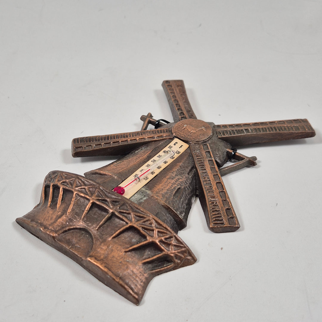 Retro bronserad väderkvarnstermometer i gott skick