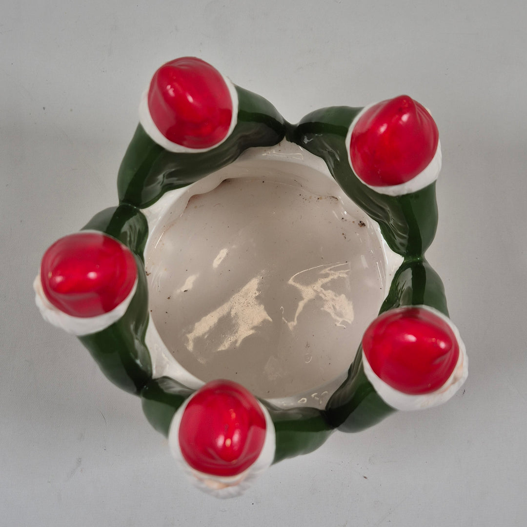 Retroinspirerad keramisk tomteljusstake i mycket gott skick