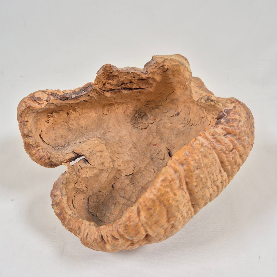 Organisk dekorationsskål i massivt trä – unik handgjord retrodesign (20 cm)