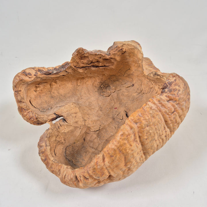 Organisk dekorationsskål i massivt trä – unik handgjord retrodesign (20 cm)