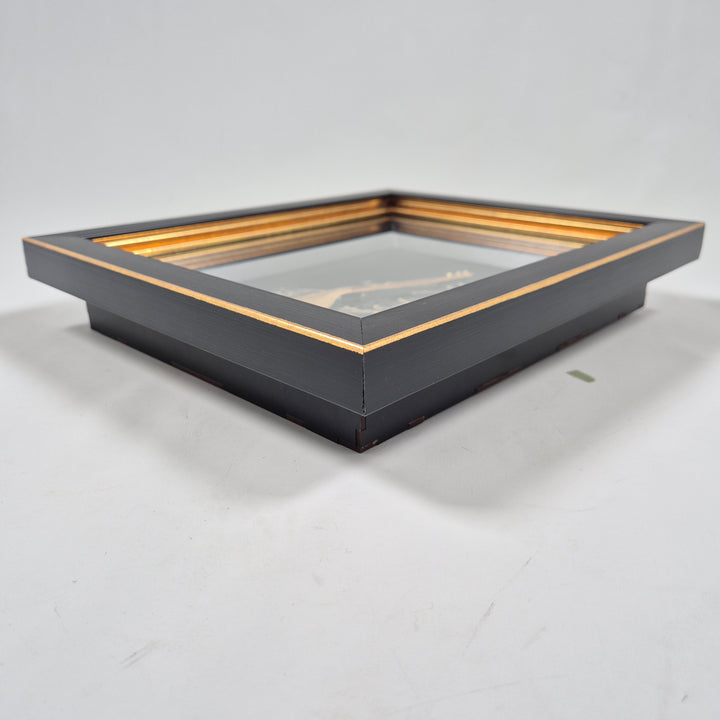 Elegant Inramad Dekorativ Tavla med 24K Guldpläterat Instrument