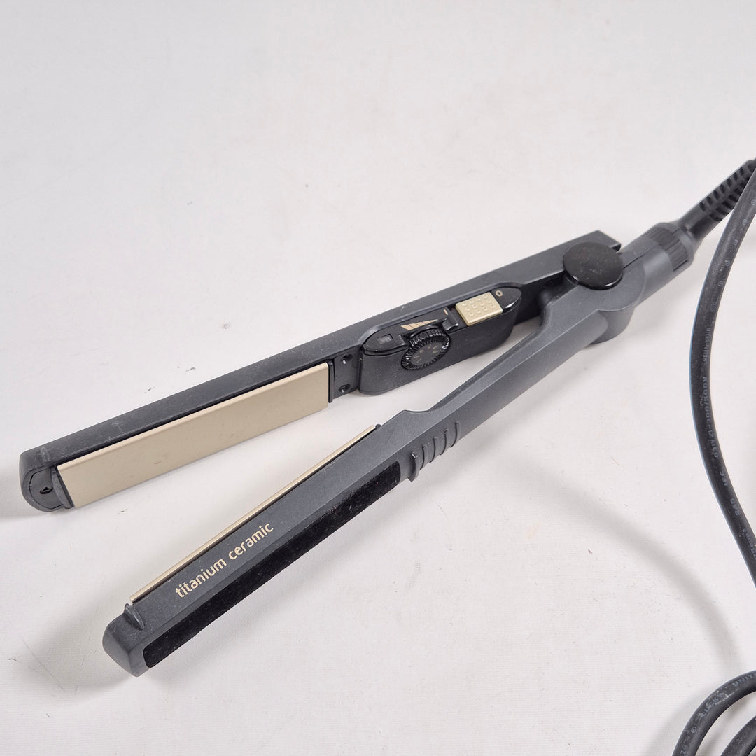 BaByliss Elegant Plattång i Titan-Keramik